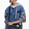 Mittlere Mickey Mouse™-Tasche mit Nieten Mittlere Mickey Mouse™-Tasche mit Nieten