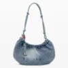 Mittlere ovale Tasche mit Anhängern Mittlere ovale Tasche mit Anhängern