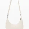 Mittlere ovale Tasche mit Prägung Mittlere ovale Tasche mit Prägung