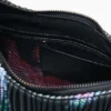 Mittlere ovale Tasche mit Struktur Mittlere ovale Tasche mit Struktur