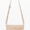 Mittlere Tasche mit bestickter Klappe Mittlere Tasche mit bestickter Klappe