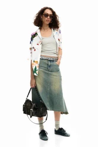 Mittlere Tasche mit Blumen-Applikationen