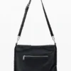 Mittlere Tasche mit Herz-Anhänger