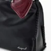 Mittlere Tasche mit Herz-Anhänger