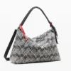 Mittlere Tasche mit Nieten-Anhänger