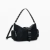 Mittlere Tasche mit Perforation