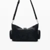 Mittlere Tasche mit Perforation