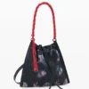 Mittlerer Rucksack mit Blumenstruktur Mittlerer Rucksack mit Blumenstruktur