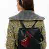 Mittlerer Rucksack mit Herz-Anhänger Mittlerer Rucksack mit Herz-Anhänger
