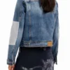 Patchwork-Jeansjacke mit Mickey-Mouse-Motiven