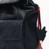 Perforierter kleiner Rucksack Perforierter kleiner Rucksack