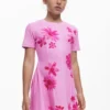 Plissiertes Blumenkleid