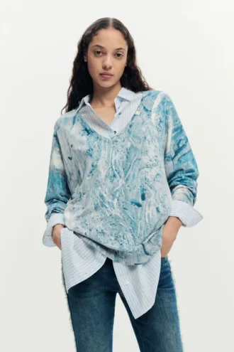 Pullover mit V-Ausschnitt und abstraktem Print