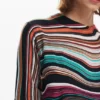 Pullover mit wellenförmigen Streifen Pullover mit wellenförmigen Streifen