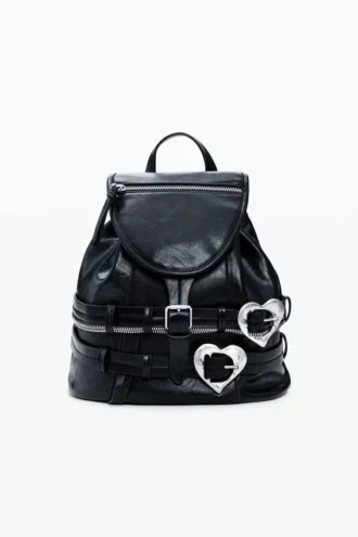 Rucksack mit Herzschnallen