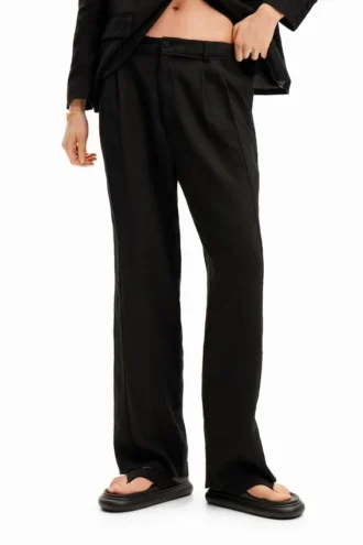 Rustikale, taillierte Hose