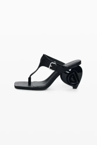 Sandalen mit Absatz in Lederoptik