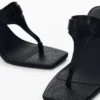 Sandalen mit Absatz in Lederoptik
