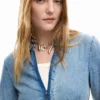 Schmal geschnittenes Jeans-Kleid Schmal geschnittenes Jeans-Kleid