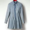 Schmal geschnittenes Jeans-Kleid Schmal geschnittenes Jeans-Kleid