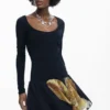 Schmal geschnittenes Kleid in Orchidee Schmal geschnittenes Kleid in Orchidee
