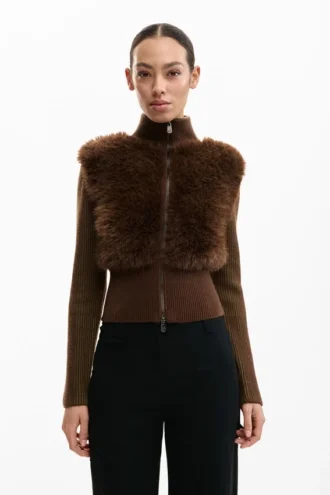 Schokoladenbraune Strickjacke Schokoladenbraune Strickjacke