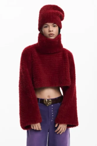 Set aus kurz geschnittenem Pullover und Mütze