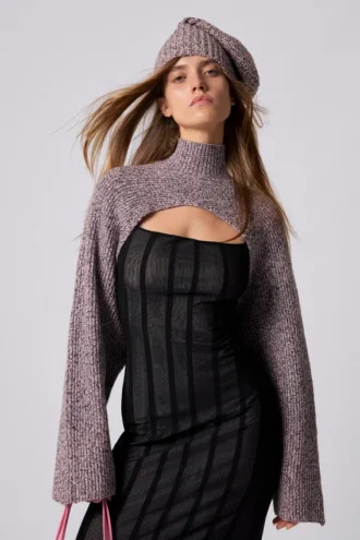 Set aus Pullover und Strickhut