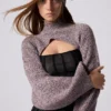 Set aus Pullover und Strickhut Set aus Pullover und Strickhut