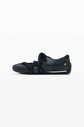 Sneaker aus Leder mit Schnürung