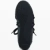 Sneaker aus Leder mit Schnürung