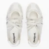 Sneaker aus naturbelassenem Stoff