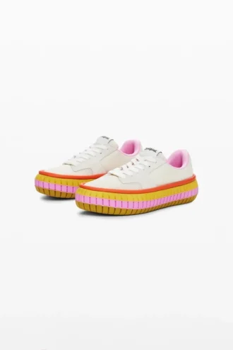 Sneaker mit mehrfarbiger Sohle Sneaker mit mehrfarbiger Sohle