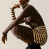 Strickkleid mit hohem Kragen Strickkleid mit hohem Kragen