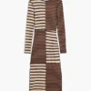 Strickkleid mit hohem Kragen Strickkleid mit hohem Kragen