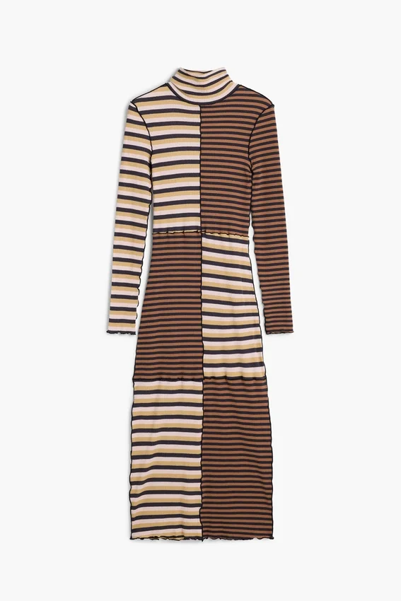 Strickkleid mit hohem Kragen Strickkleid mit hohem Kragen