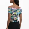 T-Shirt mit Blumenmuster und U-Boot-Ausschnitt T-Shirt mit Blumenmuster und U-Boot-Ausschnitt