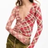 T-Shirt mit gerafftem Ausschnitt T-Shirt mit gerafftem Ausschnitt
