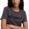 T-Shirt mit gesticktem Logo T-Shirt mit gesticktem Logo