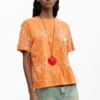 T-Shirt mit gestickten Blumen T-Shirt mit gestickten Blumen