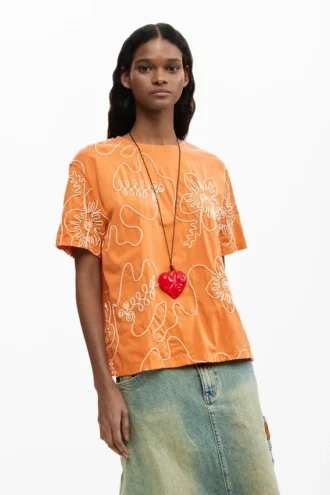T-Shirt mit gestickten Blumen