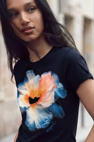 T-Shirt mit großem Blumenprint