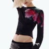 T-Shirt mit pixeligen Blumen