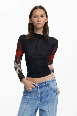 T-Shirt mit transparenten Ärmeln