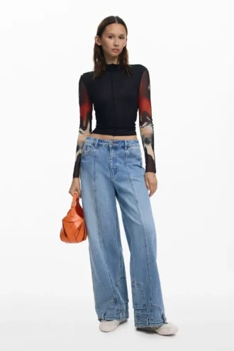 T-Shirt mit transparenten Ärmeln