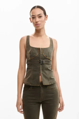 Taillierte Bluse mit Trägern Taillierte Bluse mit Trägern