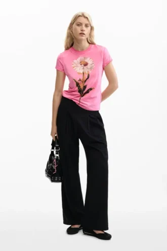 Tailliertes Daisy-T-Shirt