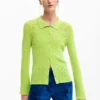Tailliertes T-Shirt mit Blumenmuster Tailliertes T-Shirt mit Blumenmuster