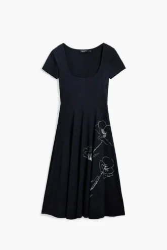 Tief ausgeschnittenes Midikleid