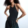 Tropisches Neckholder-Kleid Tropisches Neckholder-Kleid